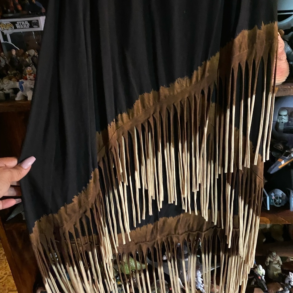 Large long asymmetrical skirt - Picture 2 of 4